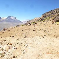 Nótese que se ha rellenado las zonas cortadas y la superficie horizontal, así el área ha recuperado la pendiente original.